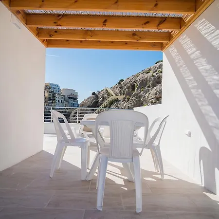 Luxury Seafront Quaint Seaside Village Apartament Xlendi